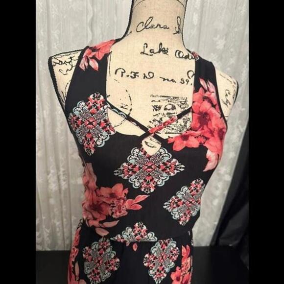 Dresses & Skirts - Floral Print Sleeveless Maxi Dress